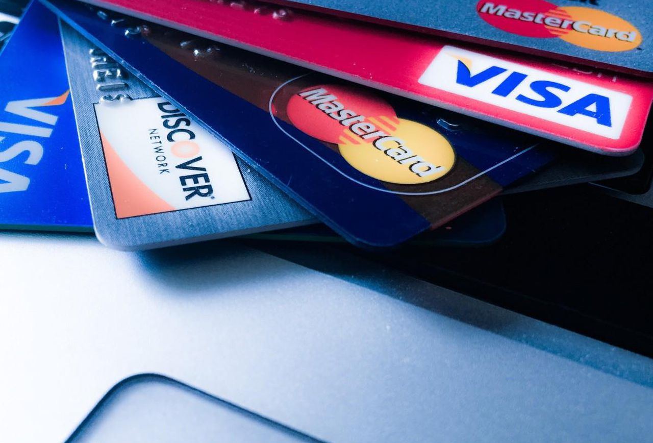 The Pros of Accepting Credit Cards, as a Business Owner